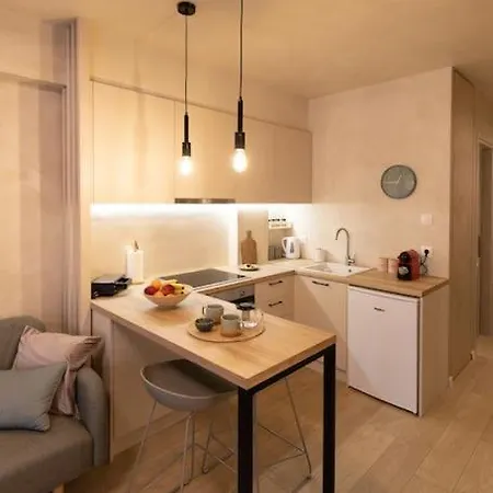 Apo-zachari Elegant Apartamento Larissa