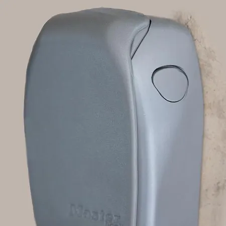 Apo-zachari Elegant * Larissa